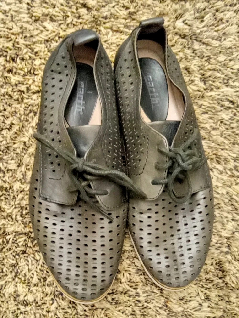 Earth Camino Perforated Leather Oxfords US 7.5